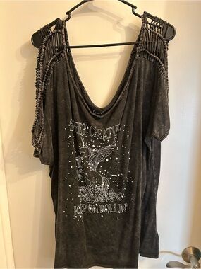 Lovesick Washed Black Cold-Shoulder Graphic Tee